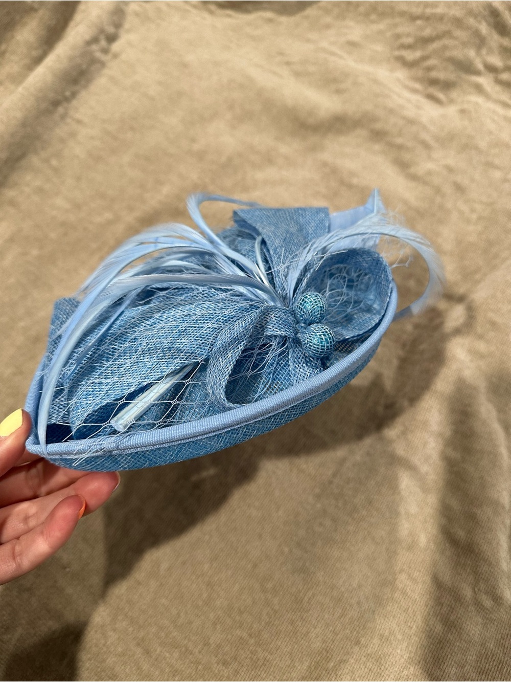 LIKE NEW Sky Blue Fascinator Hat with Clip